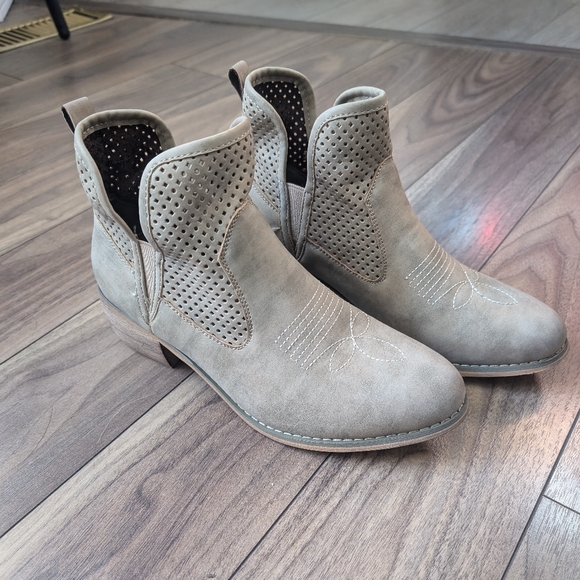 Natural Reflections Reena western ankle boot - Picture 3 of 5